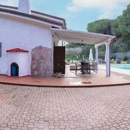 Matian 11 Posti Piscina Riscaldata *