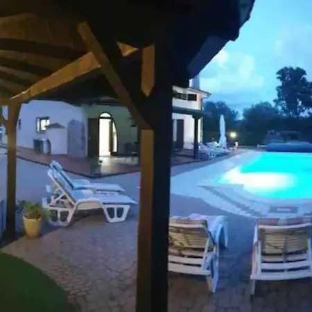 Matian 11 Posti Piscina Riscaldata Villa